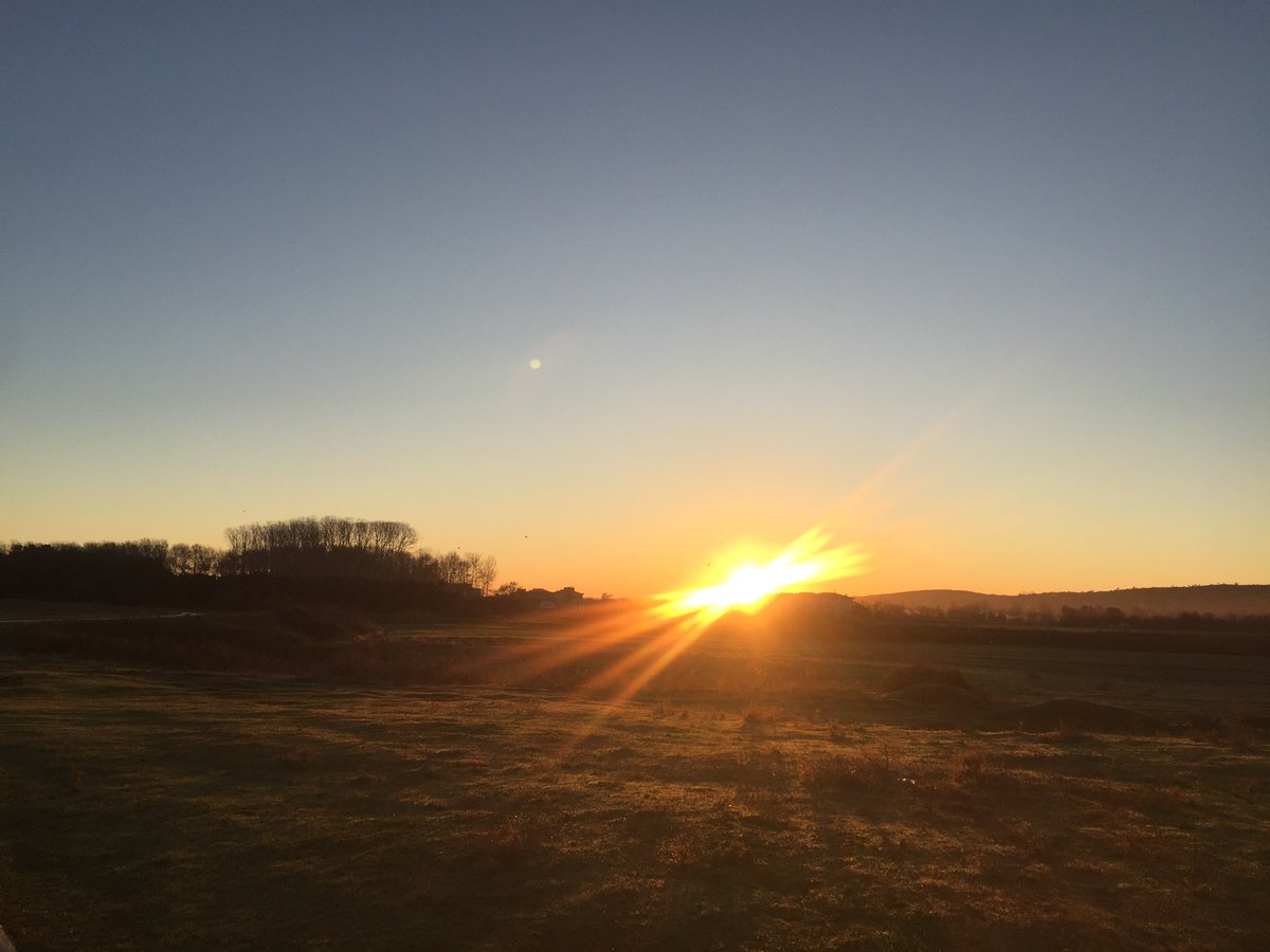 Her şey vaktini bekler,
Ne gül vaktinden erken açar,
Ne güneş vaktinden erken doğar.
Hz.Mevlana

Yeni güne Bimillahhirrahmanirrahim