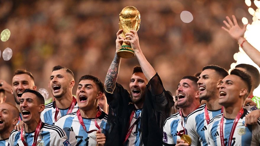 LideresLiber's tweet photo. así termino //// así termino
el 2022 //// el 2023

El 2024 tiene grandes cosas queridos argentinos… https://t.co/nCwO1GbPip