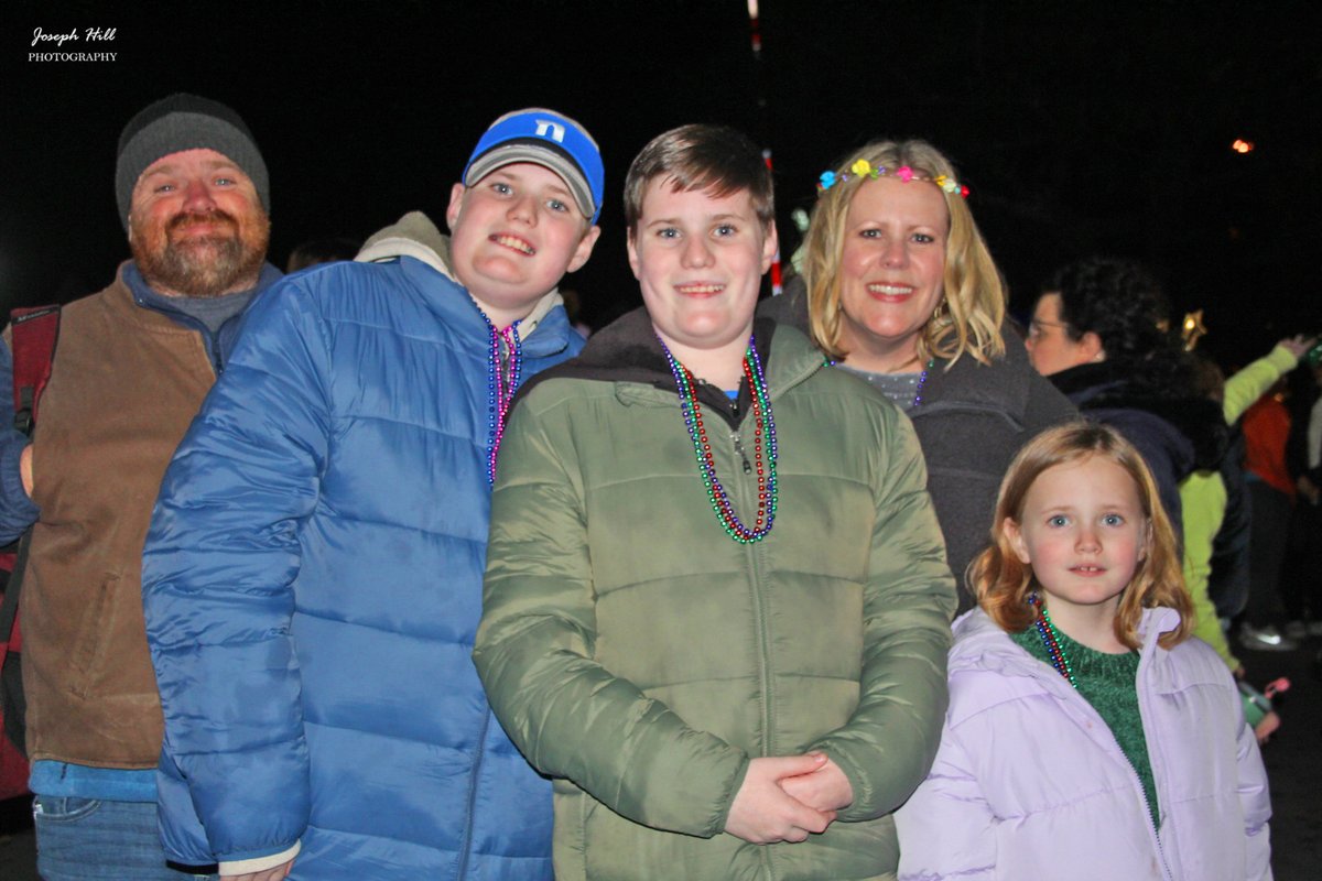 JosephHill3794's tweet photo. My photos of this year's First Eve🥳🎉
"#HappyNewYear Everyone!"🥳🎉
@homeofusagolf
#FirstEve🥳🎉
#NewYearsEve🥳🎉
#NewYearsEve2023🥳🎉
#NewYears2024🥳🎉
#SouthernPinesNC https://t.co/v3eRDzd7aC