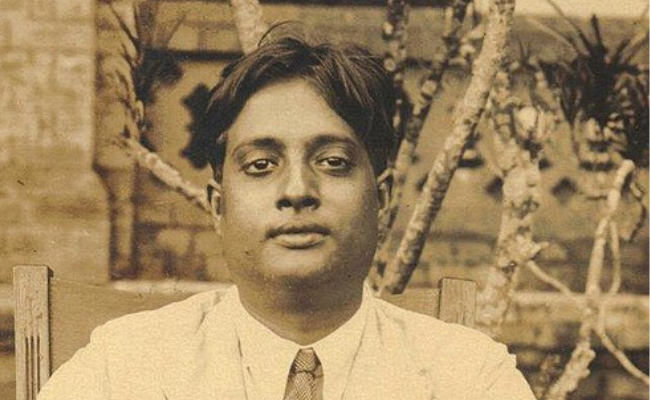 Indiagovin's tweet image. #SatyendraNathBose was an Indian mathematician and physicist who collaborated with Albert Einstein to develop the Bose-Einstein statistics.
1 January 1894 - 4 February 1974