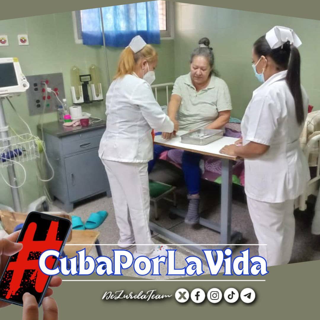 Barrio Adentro da respuesta a la deuda social acumulada mediante el desarrollo de los programas de prevención y promoción de salud. Fidel y Chávez crearon esta obra de infinito amor. #EstaEsLaRevolución #CubaPorLaVida <a href="/cubacooperaven/">Brigada Médica Cubana en Venezuela</a>  <a href="/japortalmiranda/">José Angel Portal Miranda</a> <a href="/CubaMir_Ven/">Brigada Médica Cubana Estado Miranda</a> <a href="/DrYusleivy/">Dr. Yusleivy Martínez</a>