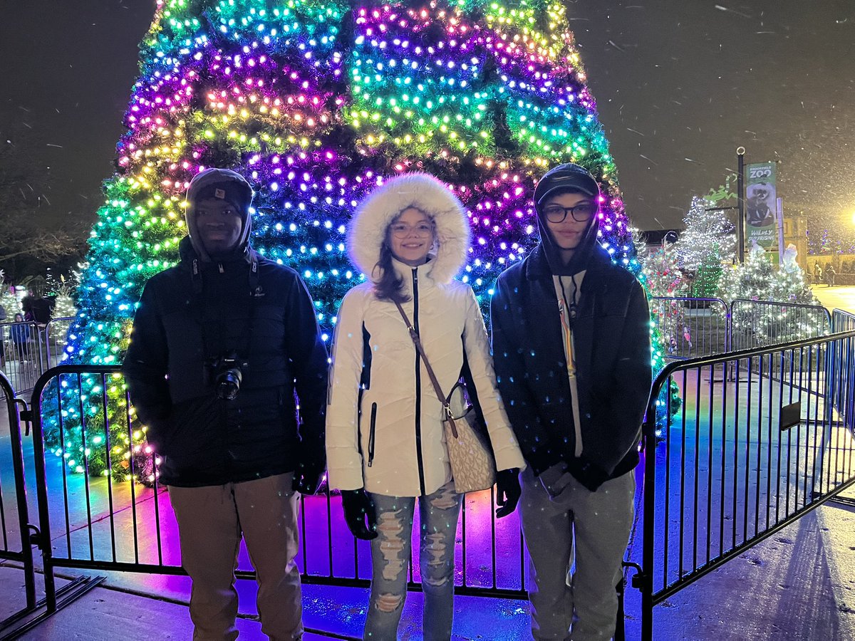 Happy New Year! We had a great time celebrating our family new year’s tradition at Brookfield Zoo Holiday Lights. Still enjoying this tradition with our teenage kids! Best wishes for a safe, healthy, and happy 2024! #dg58pride #dg58learns