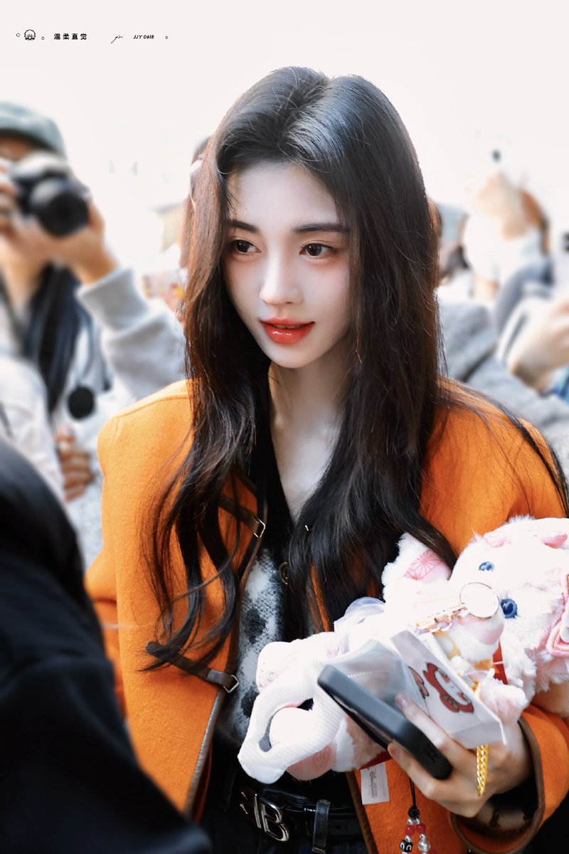 jujingyi_mijus's tweet photo. 240101 #鞠婧祎 #JuJingyi 
— Macau 🛫

©️ 温柔直觉丨鞠婧祎 https://t.co/jKP2KBdbcM