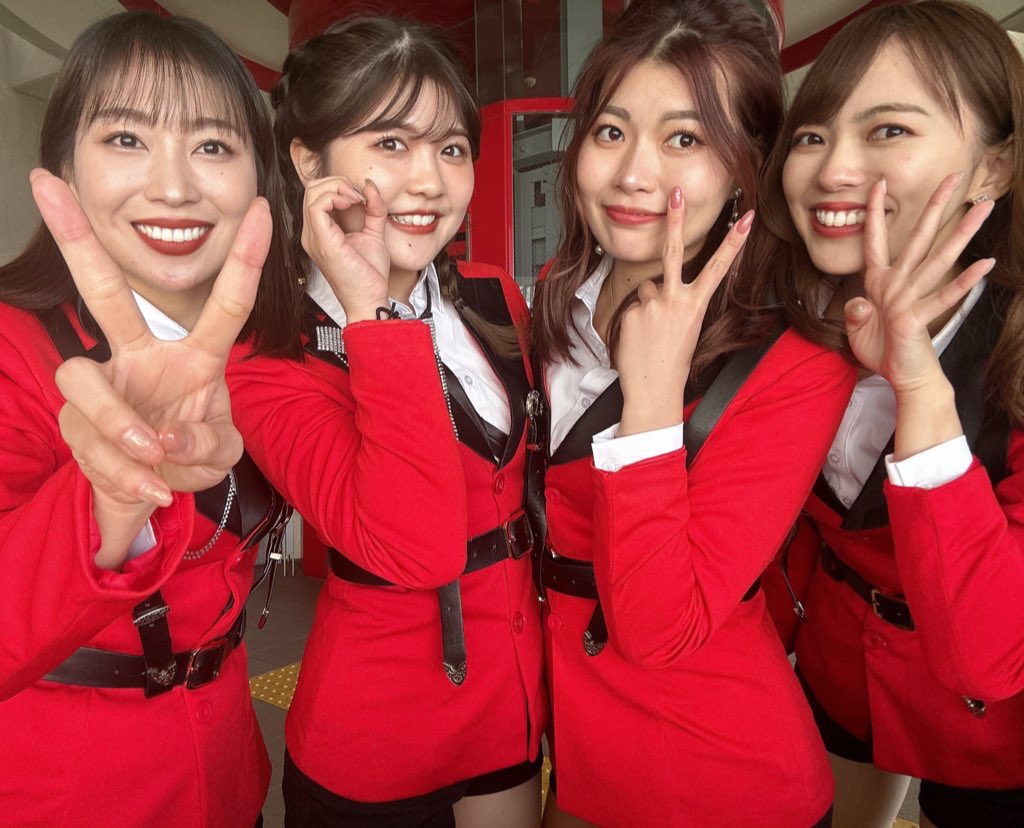 あけまして
おめでとうございます🎍🌅✨
今年は春夏秋冬
1イベント1撮影会を目標に
皆様と定期的に
お会いしたいです🥺✨

今年もよろしくお願いいたします🐲❤️

2024  まぐどるず