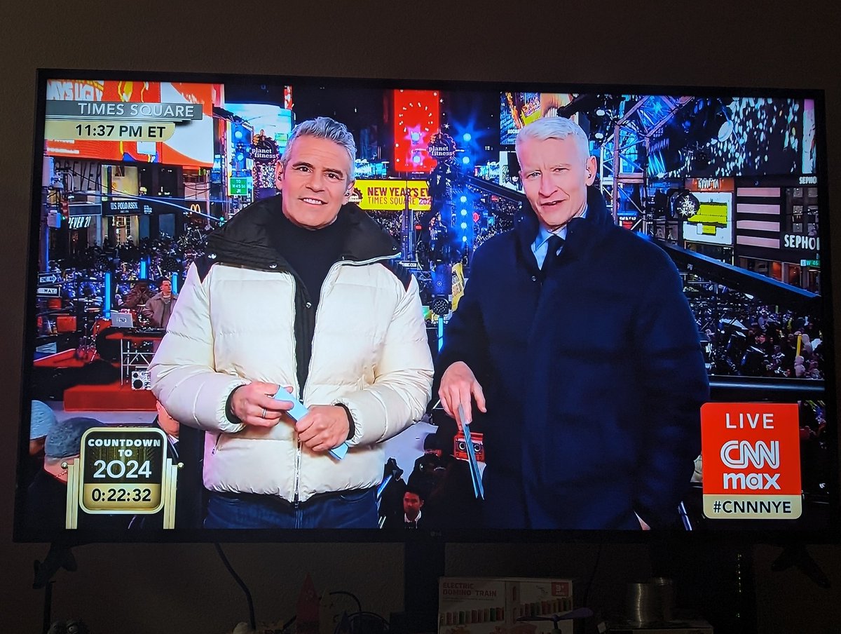 KtLil4's tweet photo. @Andy and @andersoncooper for #CNNNYE are the best part of my 2023 and I'd bet the best part of 2024!!! And @JohnMayer in the Cat Box was the cherry on top. Pure happiness is watching them and listening to Anderson giggle! https://t.co/rKMNyVh5OC