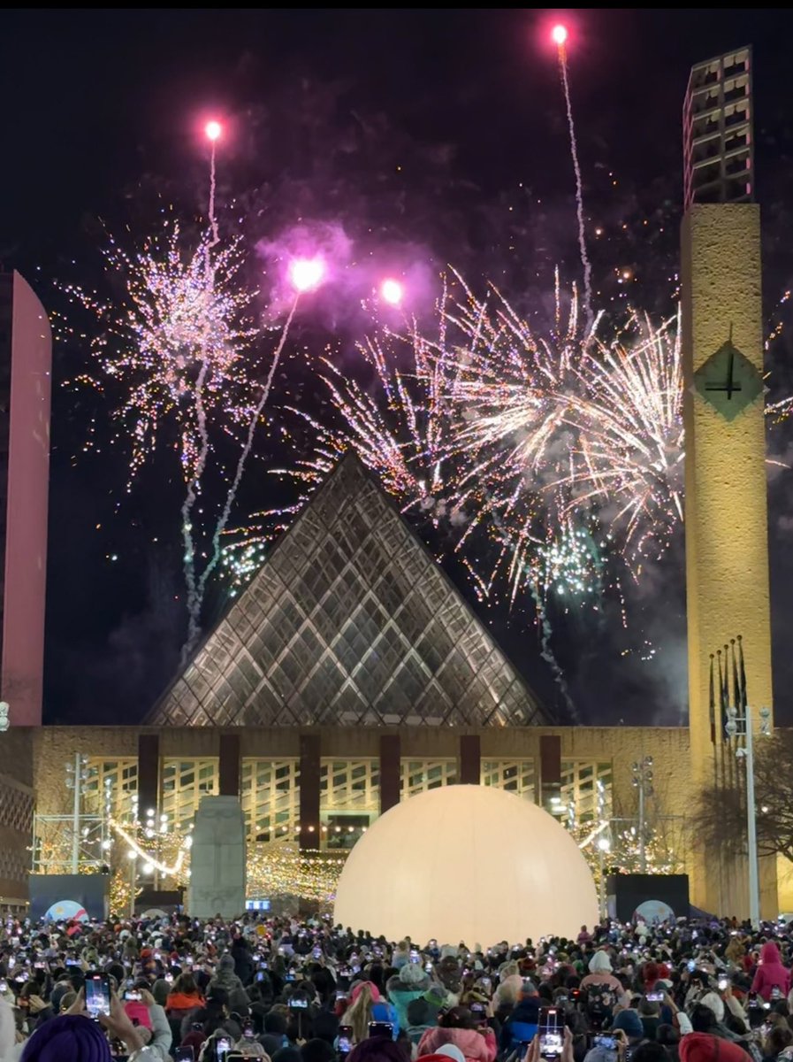 DrStanfordBlade's tweet photo. Good work @CityofEdmonton and #yeg peeps! Taking the #ValleyLine made the event transportation a breeze. @takeETSalert https://t.co/eWXK5aMRtf