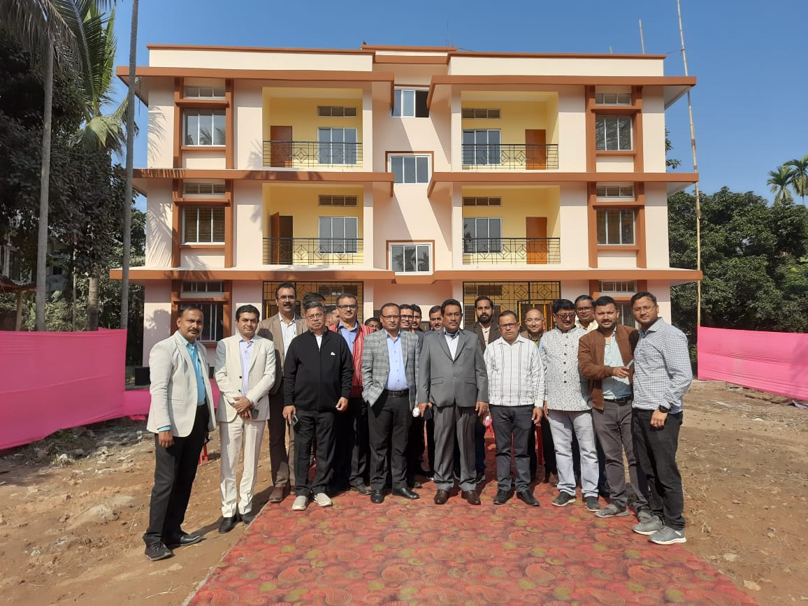 On 01.01.2024 a New Residential flat for “C” Grade staff of Gauhati University has been inaugurated by Prof. Pratap Jyoti Handique, Hon’ble Vice Chancellor, Gauhati University.