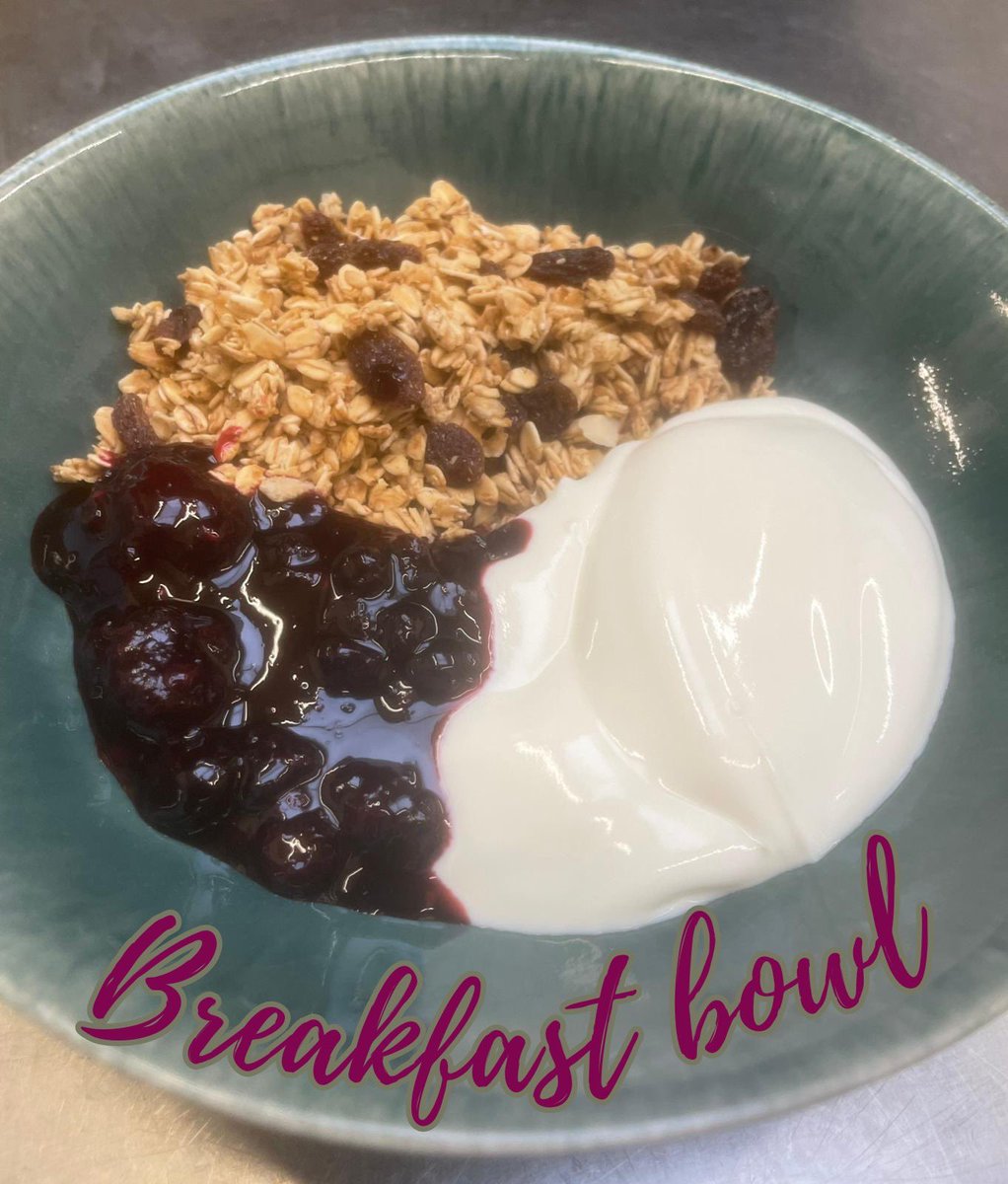 Hassopstation's tweet photo. New Year’s Day Breakfast 🎆 https://t.co/n4JT8P3tOi