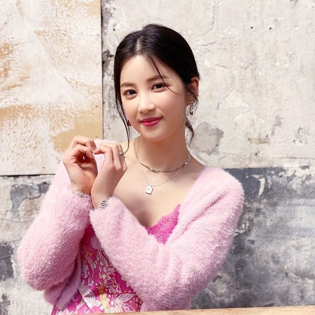 _zuxri's tweet photo. Happy New Year 🙈 🌸 https://t.co/CAMeQyoYuo