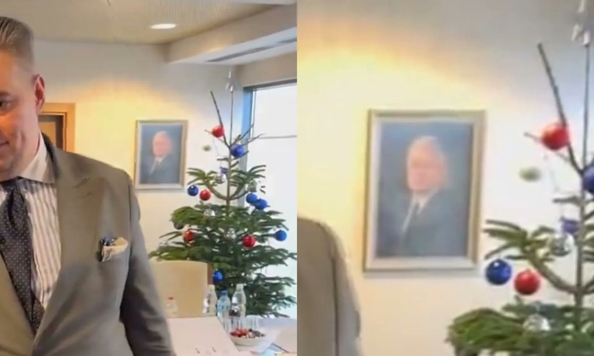 Karol52580331's tweet photo. @t_stanislawski To chyba jakaś relikwia święta ..przyniesiona z TVP?? https://t.co/596fCqimFo
