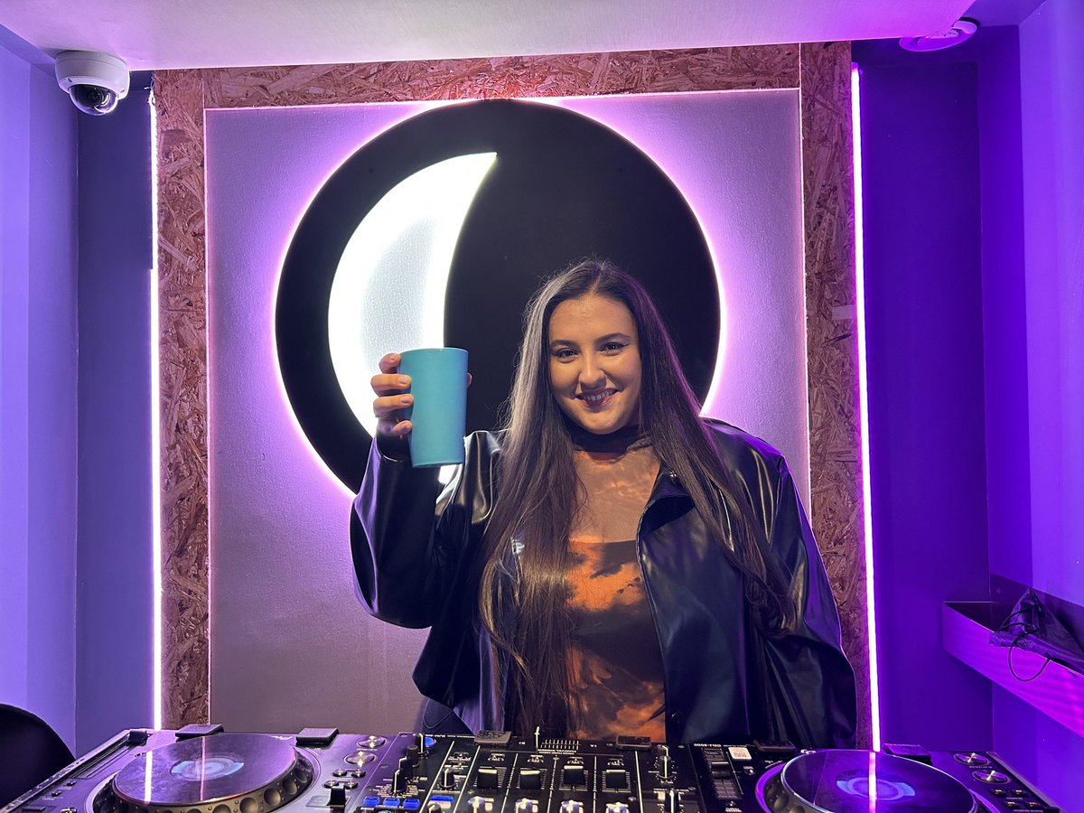 Vivz▪Afrobeats reviewer tweet media