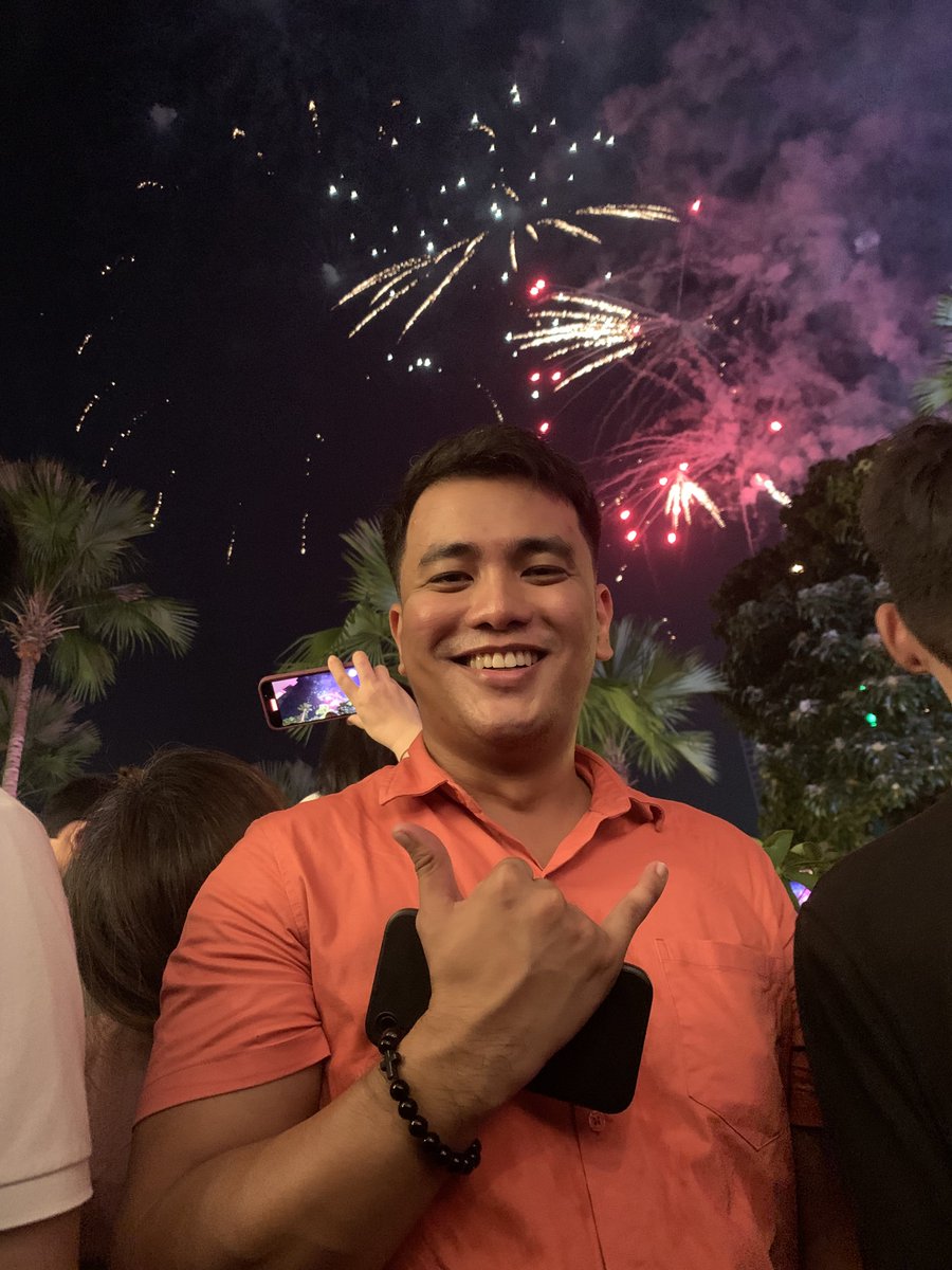 anttoknee's tweet photo. Happy New Year everyone 🎆🎊 Claiming that this will be a year full of prosperity 🙏🏻🙌🏻 https://t.co/1XxCXwo5VO