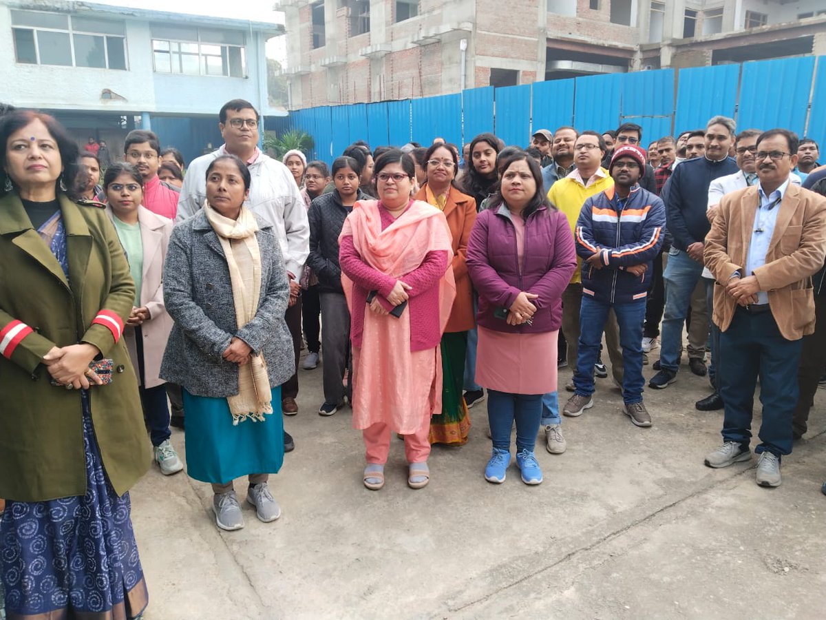 BSIP_official's tweet photo. #BSIP wishes everyone a very #HappyNewYear! May the upcoming year bring success, joy &amp; countless growth opportunities. Cheers to new beginnings, fresh perspectives &amp; achieving your goals. Here's to a fantastic year ahead!
@IndiaDST @DrJitendraSingh @guptaakhilesh63 @karandi65 https://t.co/XFC7gsWu3H
