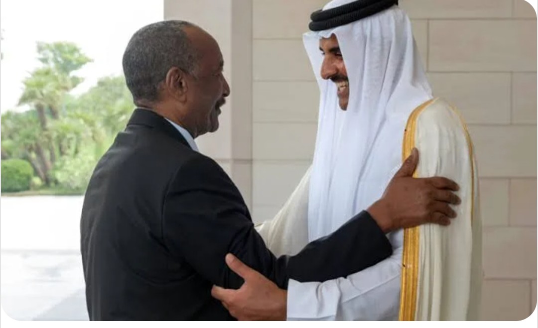 أمير قطر يهنئ البرهان بذكرى استقلال السودان.

هنأ أمير قطر الشيخ تميم بن حمد آل ثاني، اليوم الاثنين، رئيس مجلس السيادة الانتقالي بالسودان عبد الفتاح البرهان بمناسبة الذكرى الـ 68 لاستقلال بلاده.

ووفق ما ذكر الديوان الأميري في بيان فقد أرسل الشيخ تميم بن حمد آل ثاني برقية تهنئة