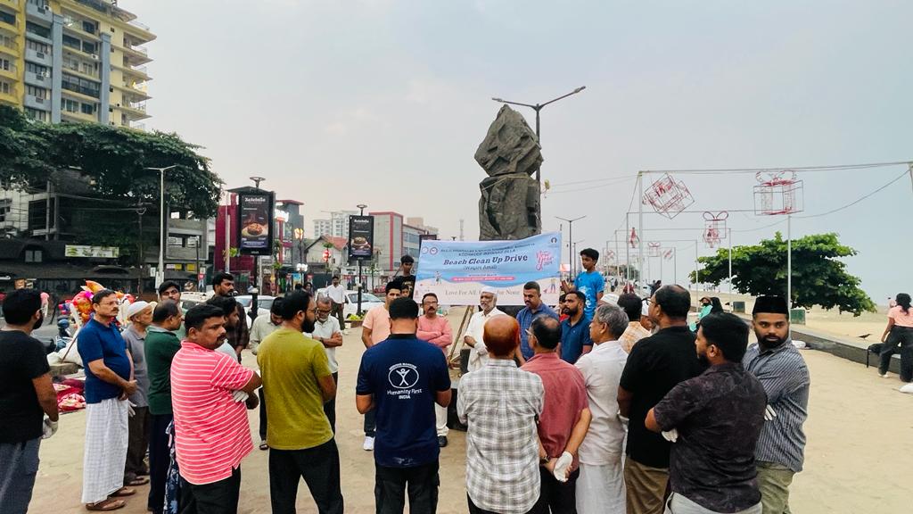 islaminind's tweet image. A Beach #CleanUpDrive on New Year morning at #CalicutBeach was organized by Youth and Elders Auxiliary of Ahmadiyya Muslim Community #Calicut and #Wayanad chapter of #Kerala State.

Ahmadiyya Muslim community District President, KM Ahmad Koya Sb Inaugurated the event.

Chief