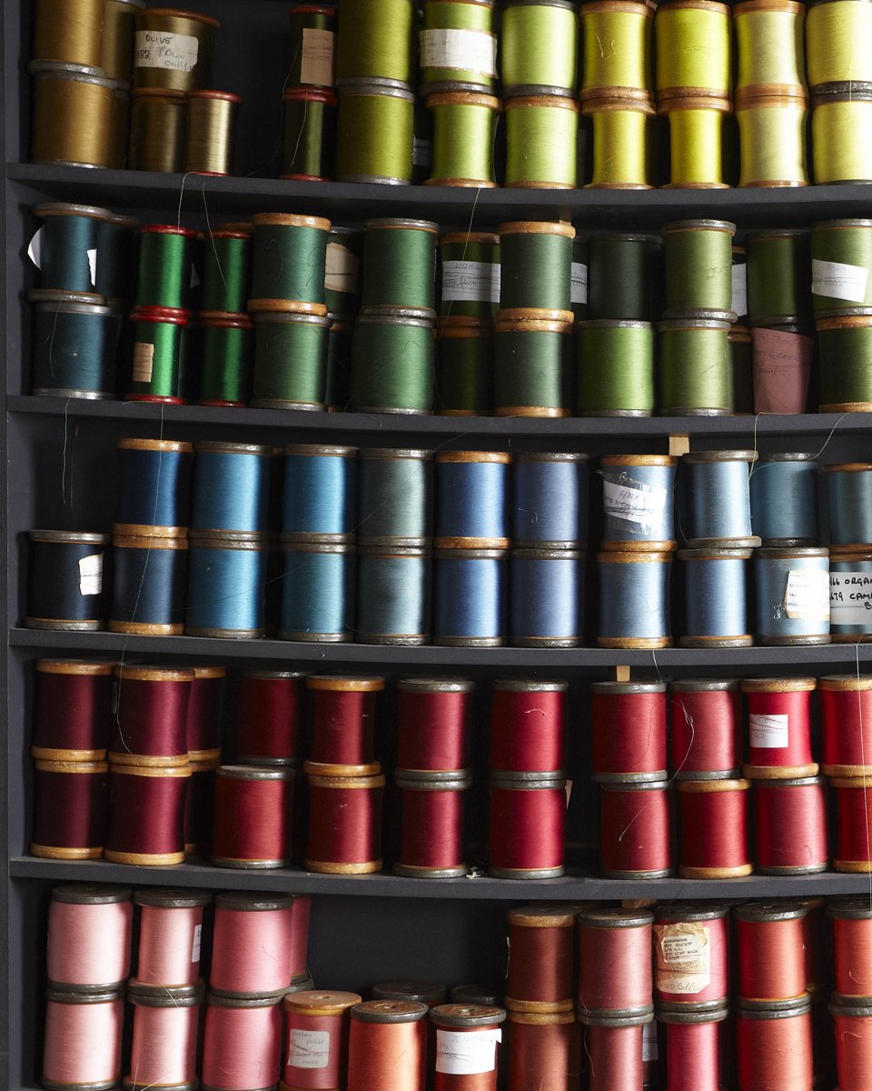 Gainsweaving's tweet photo. Happy New Year! And so begins 2024 - here is to a wonderful year ahead with many exciting projects and enjoyable times to come.
Photograph: Jefferson Smith
#gainsboroughweaving
#colourpop #dyehouse #inhouse #project #inspiration #design #designhouse #luxurydesign #happynewyear https://t.co/QaHMxUq2yw