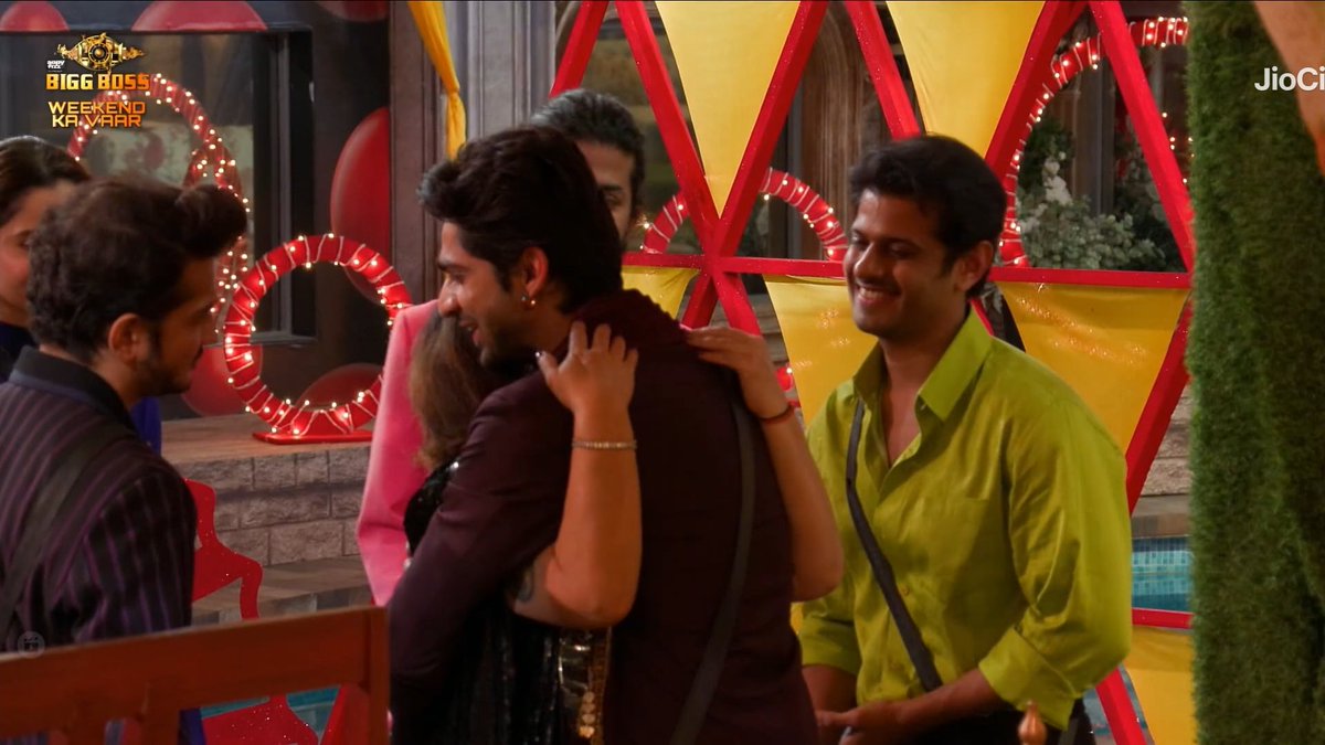 NB_FANGIRL's tweet photo. "Kutton mai tumhe miss karungi" 😂❤️ 
BB17 mein yeh sabse alag unique bye reh jayega 😂🤣
#NeilBhatt𓃵 #BB17 #NeilIsTheBoss #BBKingNeil #DumdaarNeil #NeilBhatt #RinkuDhawan #AbhishekKumar #MunawarFaraqui https://t.co/iEByP7pB9p