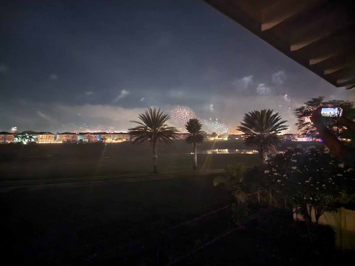 dablackseto's tweet image. Happy New Years from my backyard. #2024 #teamb42 #bigcreatxr