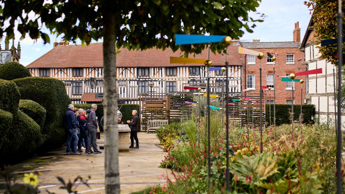 ShakespeareBT's tweet photo. Happy New Year, we can't wait to welcome you in 2024🎆 https://t.co/UqWlmzQ93o