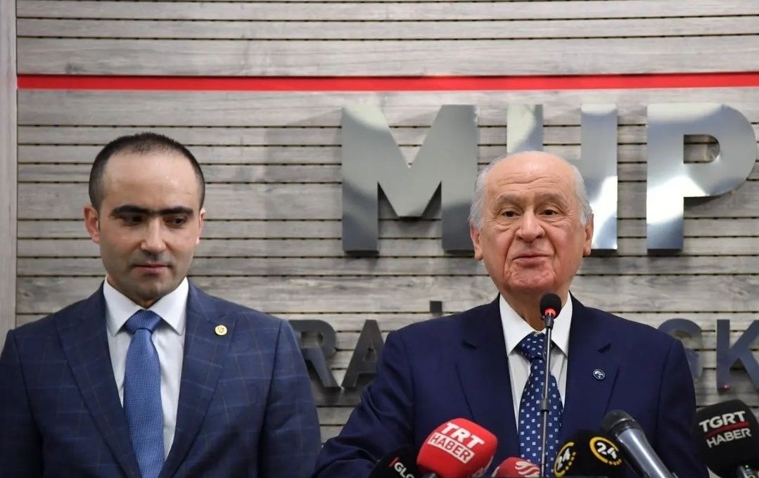 Vatana, millete ve davaya adanmış bir ömür...

Sayın Genel Başkanım doğum gününüz kutlu olsun. Allah sizi başımızdan eksik etmesin.