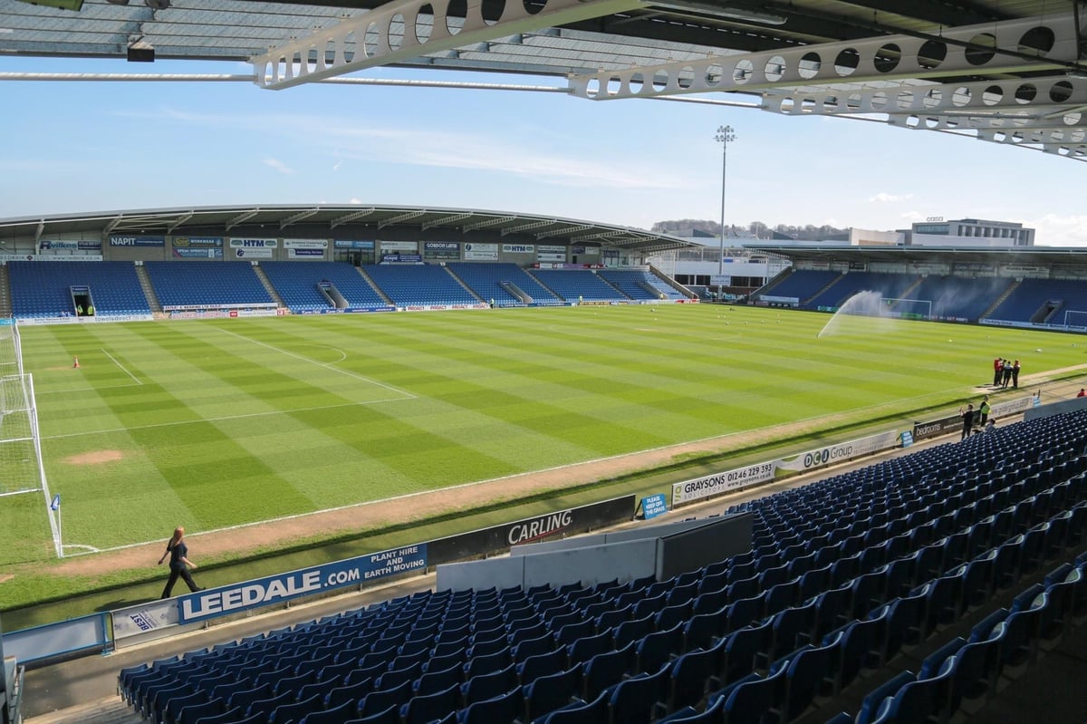 HAPPY NEW YEAR!!! We kick 2024 off with a beauty in @TheVanaramaNL with the leaders @ChesterfieldFC hosting @SolihullMoors live on @tntsports 1 from 14:30 @msmith850 @CHargreaves1 & myself are back pitchside @adamsummerton & @adamvirgs19 on comms @TheQuirkmeister reporting