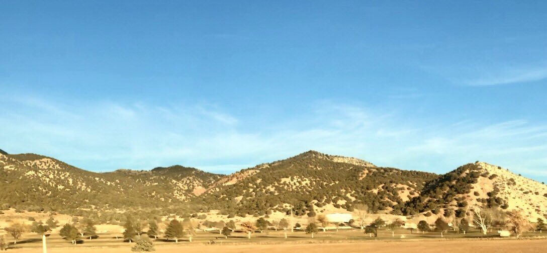 positive4sure's tweet photo. Nice Mountain View! Utah. December 2023. 
 #mountains #mountain #mountainlovers #utahmountains #coolview #haveaniceevening #pleaselike #pleaseshare #thankyou #positive4sure #PleaseRT #utah https://t.co/uV25U02uKF