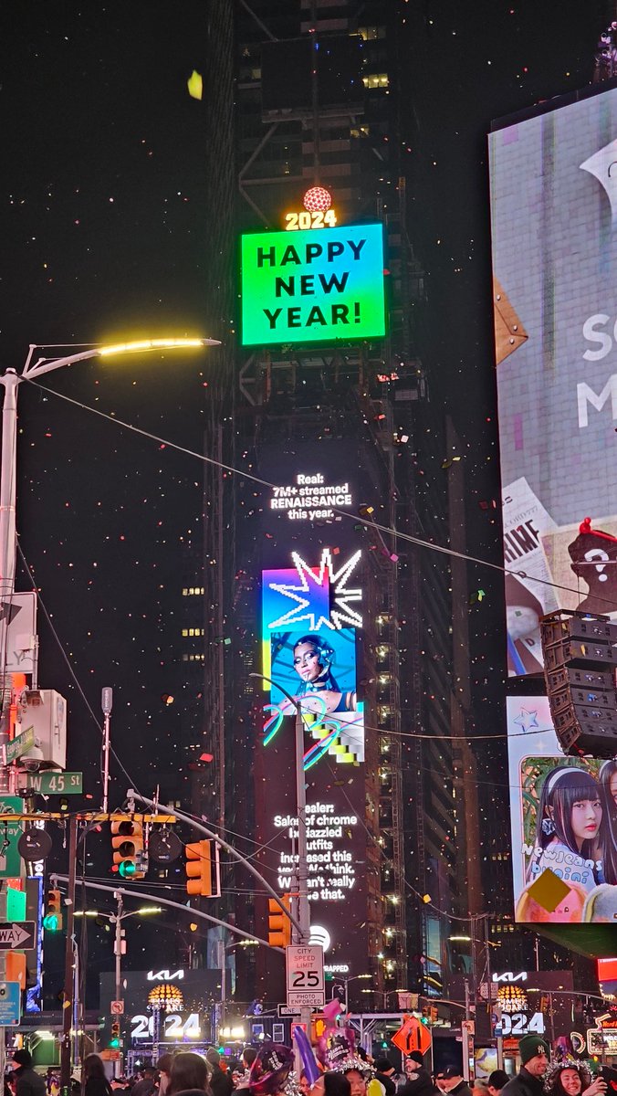 ohsh75's tweet photo. HAPPY NEW YEAR💙 https://t.co/8k3CpFxQDx