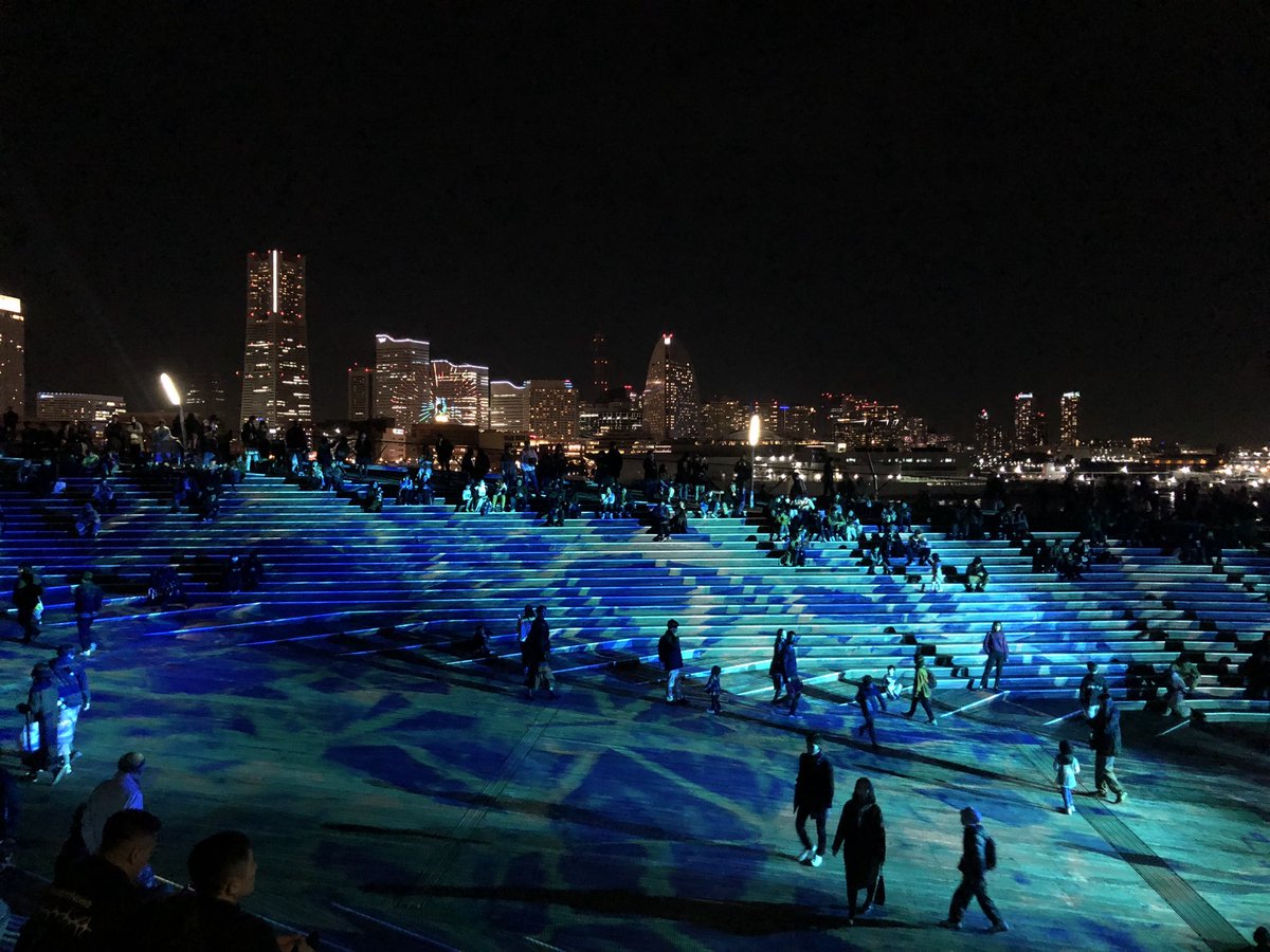 明けましておめでとう御座います！
写真は年末の横浜みなとみらいです。