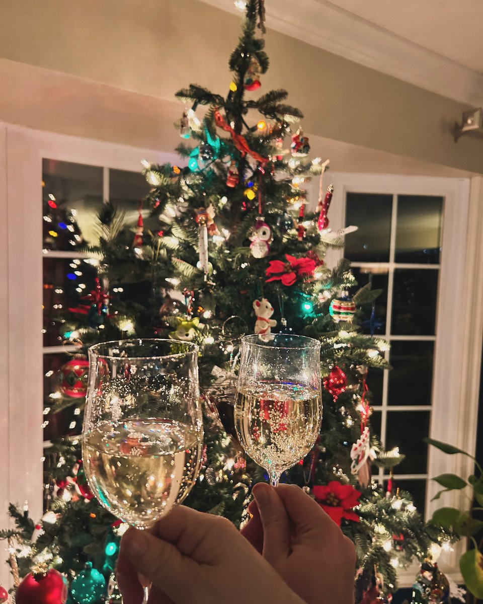 ForcierMartin's tweet photo. Bonne et heureuse année 2024 ! https://t.co/ulWcqnOPu6