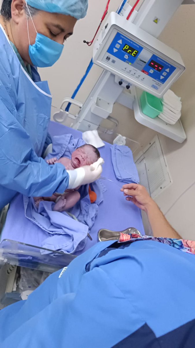 SSaludCdMx's tweet photo. 🌟👶🏽El primer bebé del año 2024 nació en el 🏥 Hospital Materno Infantil Inguarán a las 00:00 horas. Felicitamos a la mamá, su familia y al equipo médico que lo hizo posible.

👏🏽¡Así iniciamos un #Feliz2024! 🎉 https://t.co/Dn79nFB6LJ