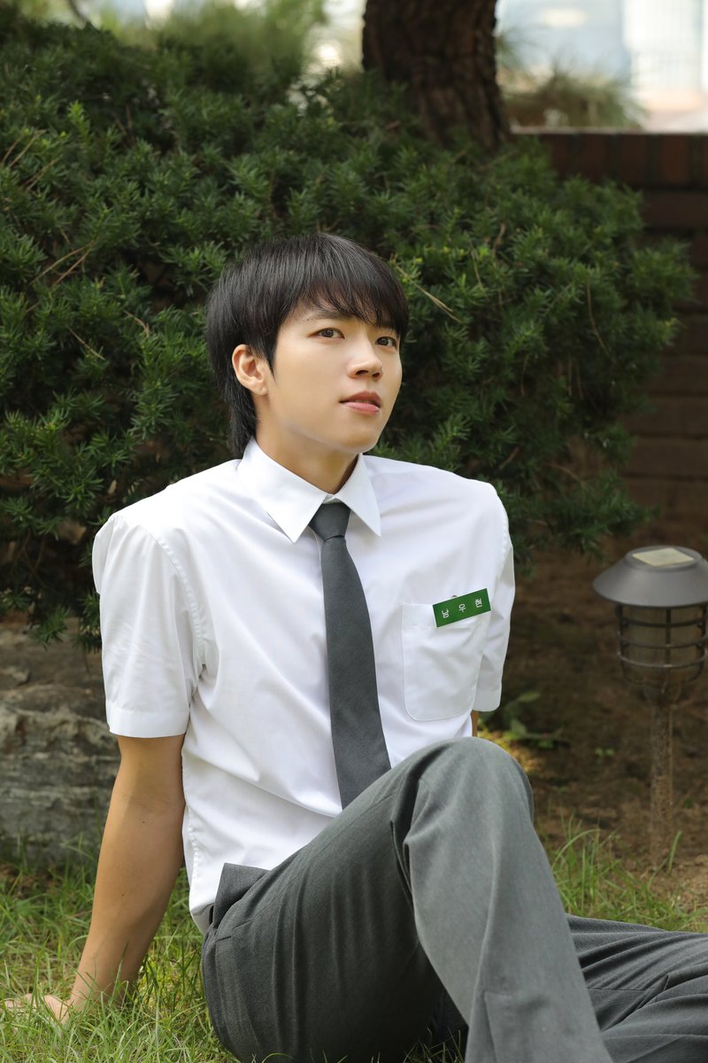 solaceifnt's tweet photo. look it’s shin woohyun and hwang sungyeol guys https://t.co/DC9bhn65R0