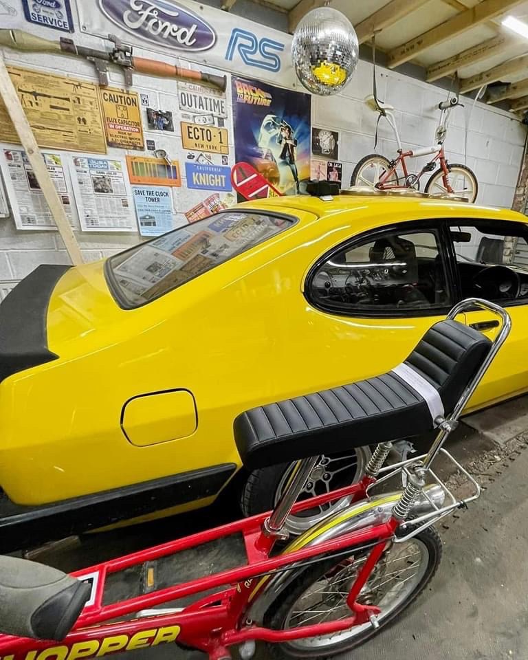 VELO_MONT's tweet photo. May all your garages be as interesting as this one. Happy 2024! https://t.co/ncBblEWtg6