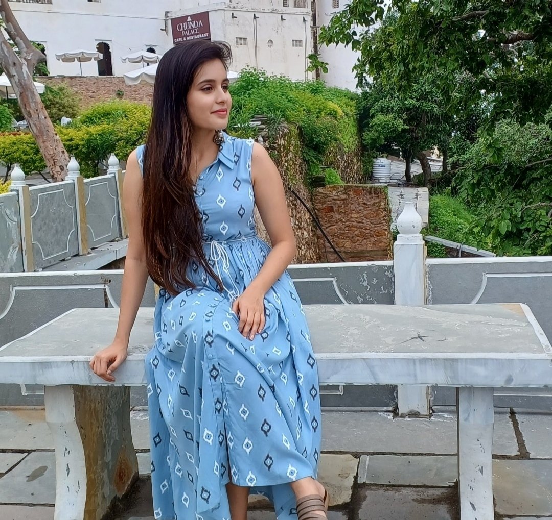 BAKSHITHA_'s tweet photo. Happy new year 🎉💙 #rheasharma @rhea_shrm https://t.co/MKvsNbMcCp