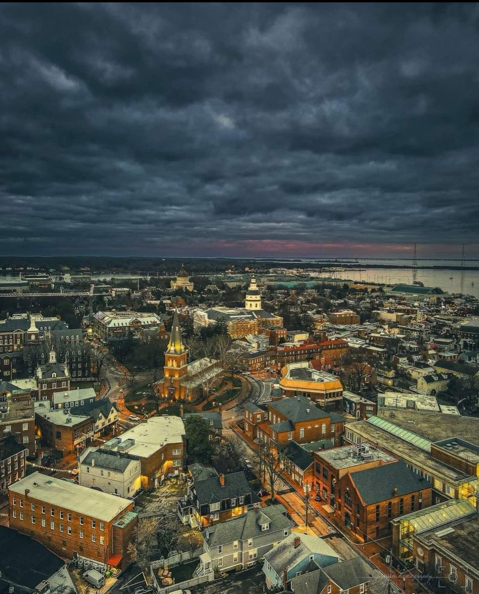 & with that the 2023 season comes to an end, goodnight 
•
📸: @jarvinphotography 

#naptownscoop #annapolis #aerialphotography #downtownannapolis