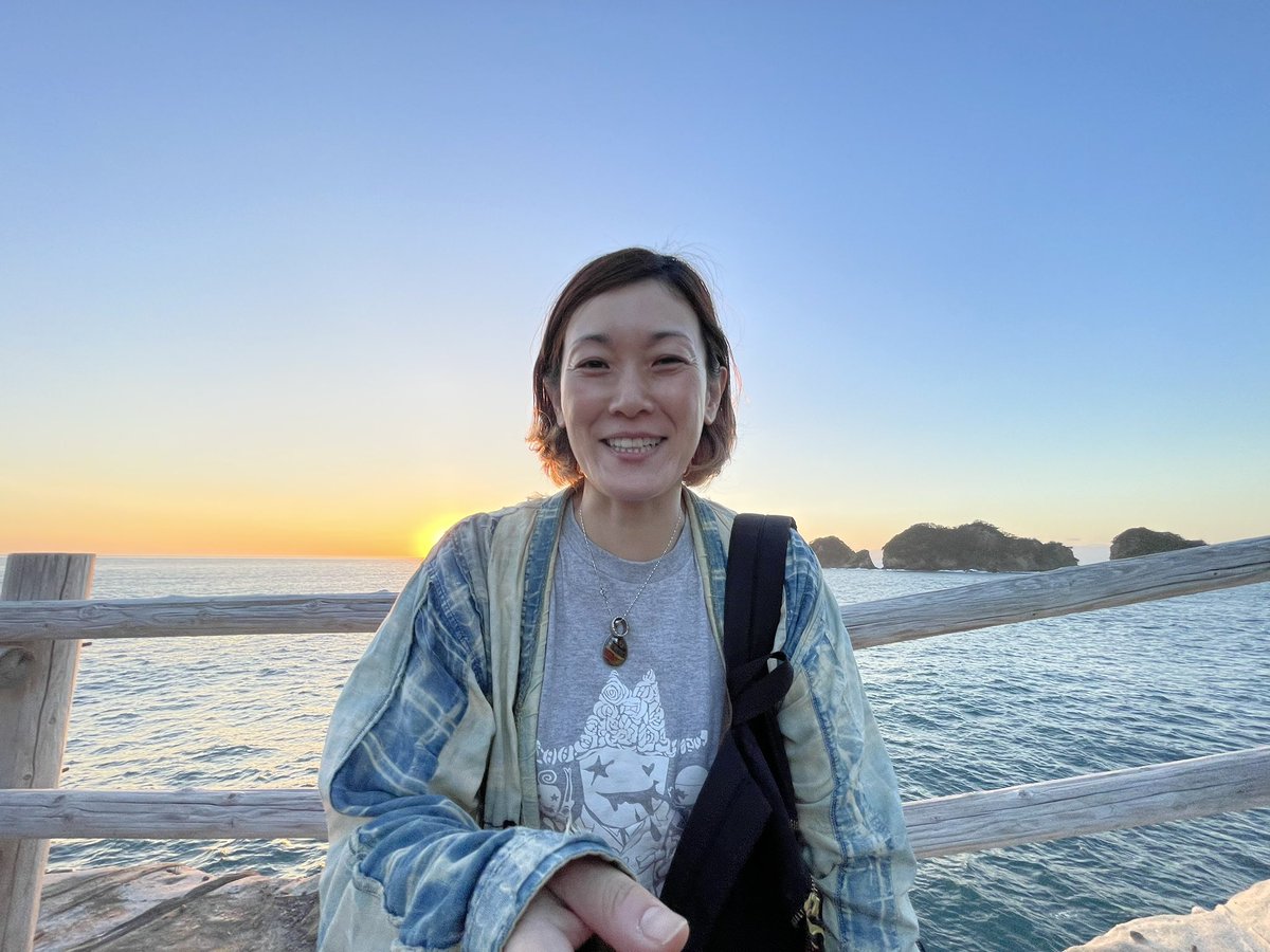 ayanvoz's tweet photo. 本日は『一粒万倍日』。新しく事を始めるのにとても良い日なんだそう！昨年は濃密で考えさせられる1年でした。今年は自身の成長のチャンスと捉え携わって下さる皆さまに楽しい時間を提供できるようしっかり頑張ります！全ての方に感謝の気持ちを込めて。今年もどうぞ宜しくお願いいたします！ https://t.co/WxMQFQK46L