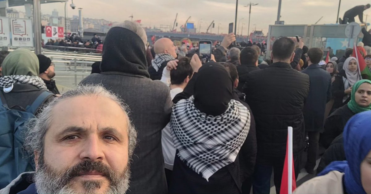 Ozay_SERT's tweet photo. "Şehitlere rahmet 
Filistine destek
İsraile lanet" https://t.co/vZka51oTc2