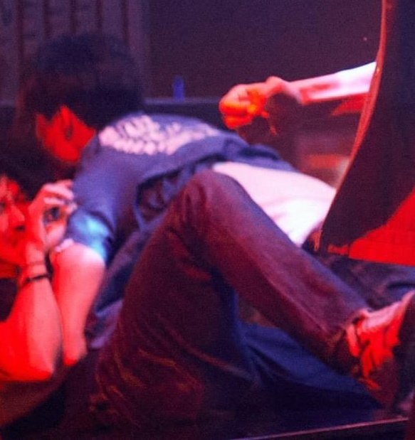 ⠀⠀⠀

       “ ไอเคอย่าพึ่งร่วง ”
⠀⠀⠀
⠀⠀⠀