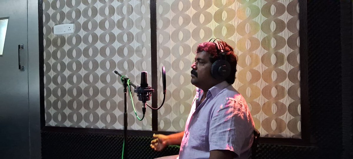DirSPShakthivel's tweet photo. #ALANGU 

"Dubbing Completed " 

Exciting announcements Soon 📢

 @DirSPShakthivel @DGfilmCompany  @MagnasPro @D_Sabareesh_ @SangamAnbu #Chembanvinod @gunanidhi_dg @kaaliactor #sarathappani 

#HappyNewYear2024 #AlanguThemovie 
#ManVsDog https://t.co/3T1qBObSMW