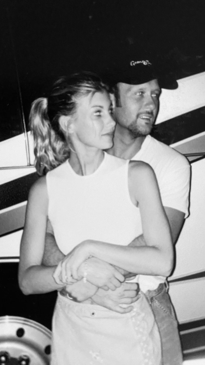TheTimMcGraw's tweet photo. Happy New Year!!
1999 and still goin strong!!! https://t.co/eKTKQFwQId