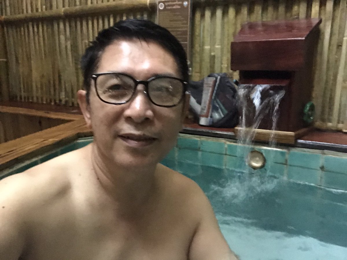 LungTheiyw's tweet photo. HNY 2024 ขอให้มีความสุขทุกท่านนะครับ https://t.co/iUAnyVxlSf