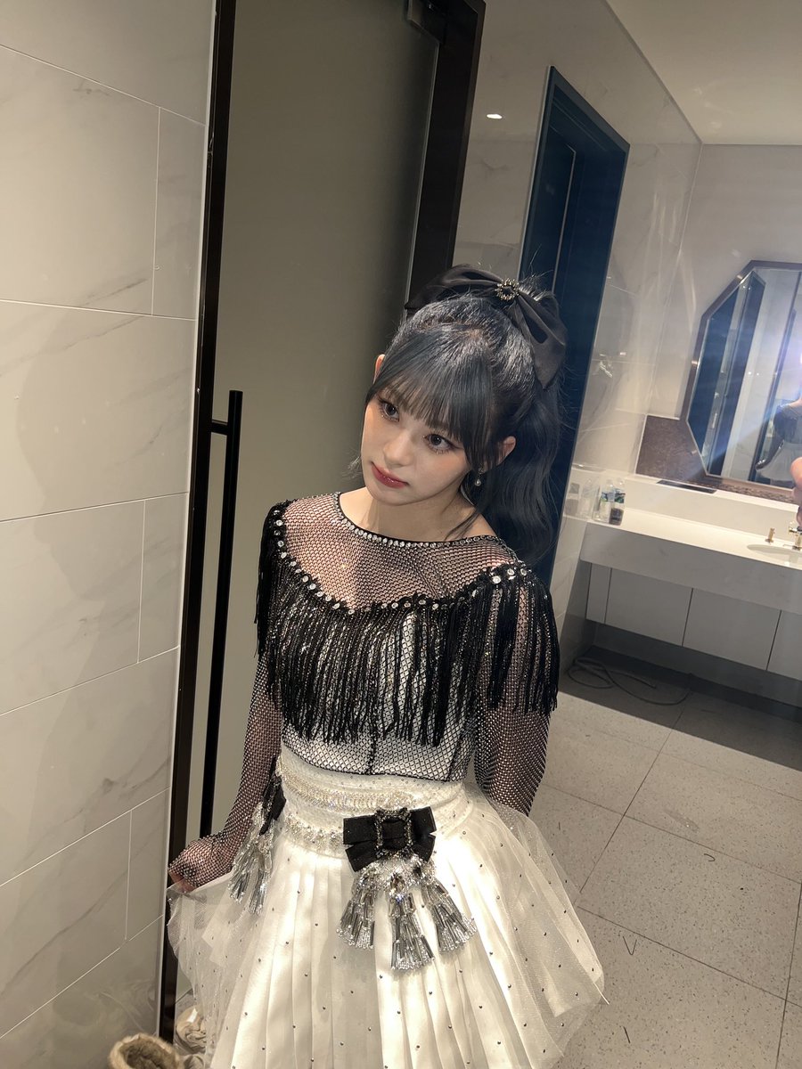 staycsseni's tweet photo. “..거울아 거울아 세상에서 누가 제일 예쁘니..～⁠♡” https://t.co/Rpe4Po2Vnr