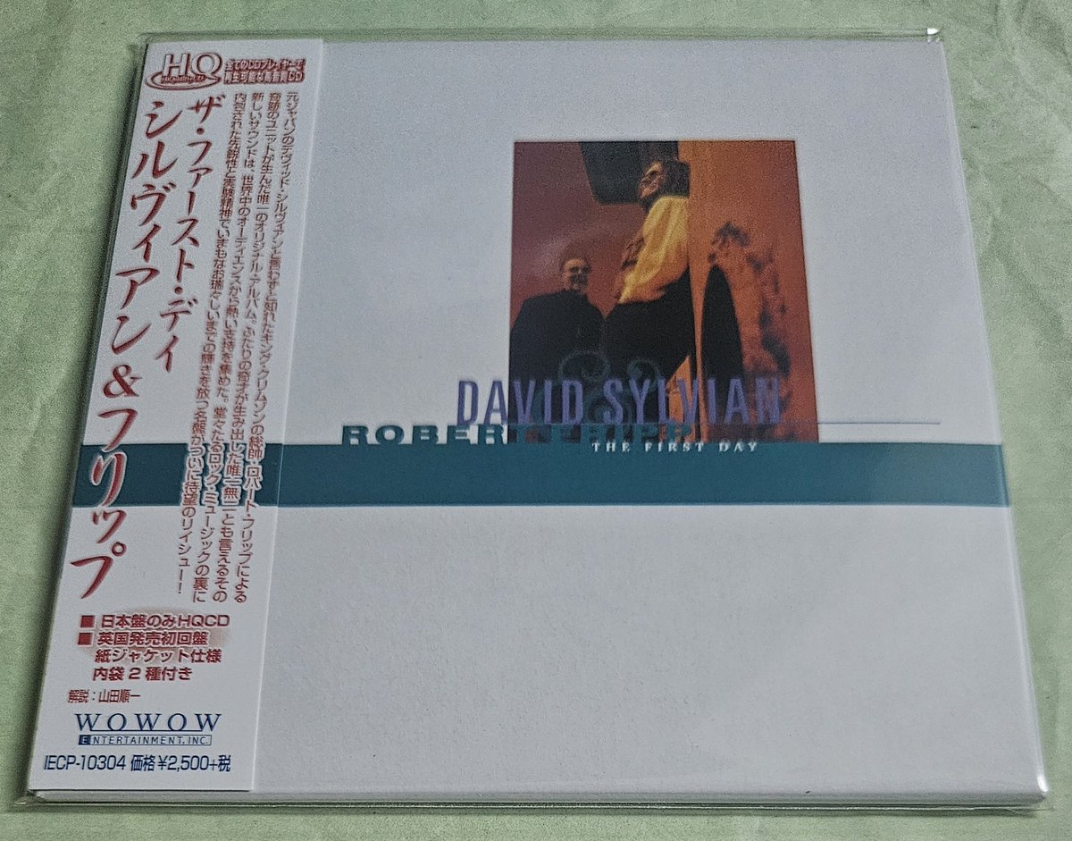fripp66's tweet photo. 새해 첫날이니까 근본있게 david sylvian & robert fripp의 the first day를 듣는다. 킹크림슨 외 로버트프립의 프로젝트 중 최애다. #papersleeve https://t.co/GLrzNaMHcf