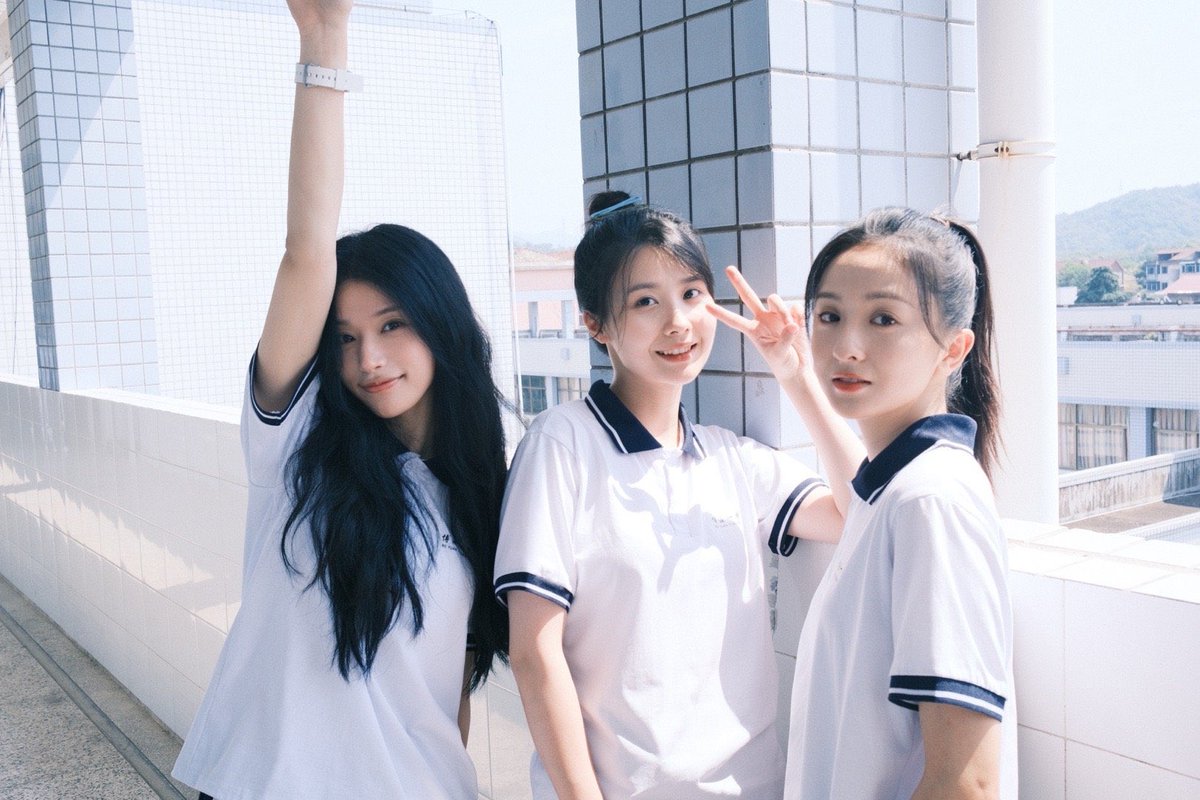 dramapotatoe's tweet photo. #DuanXiaowei shares old snaps for #MyDearestFriends https://t.co/YlSJ480h41