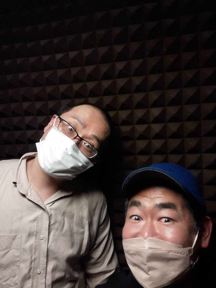 Radio60959899's tweet photo. 明けましておめでとうございます🙇🎍元日夜から新年初のOAなんてもってますねぇ~!僕ら😁
今夜も調布FM24:00はラフチャですよ🍀🌃
調布FM 月曜24:00~24:30🌃
無料アプリ LISTENRADIOから調布FMを選択🙆
#調布FM #ラフチャ #相州雅屋 #橘相模守 #川本出雲 #MarchWind #調布 #府中 https://t.co/fTvY7AG1vE