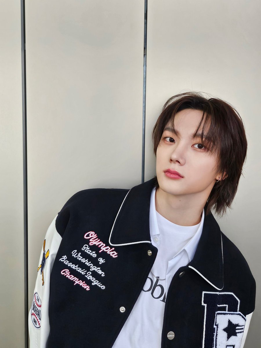 BOYNEXTDOOR_twt's tweet photo. My first post in ✨️2024✨️

#BOYNEXTDOOR  #보이넥스트도어
#SUNGHO #성호 #HappyNewYear2024 https://t.co/NL3KsBtbaZ