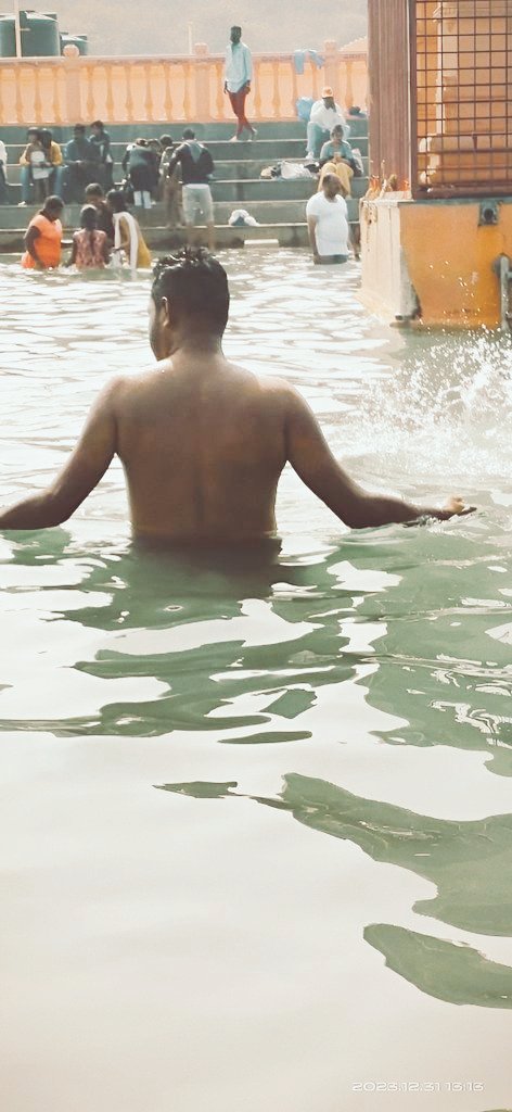 SaiPrashanth007's tweet photo. Embracing new beginnings, navigating challenges, and finding joy in the journey.. 
Here's to turning the page on yesterday's uncertainties and savoring the unwritten possibilities that await in the chapters of tomorrow. https://t.co/XcDUks45MX