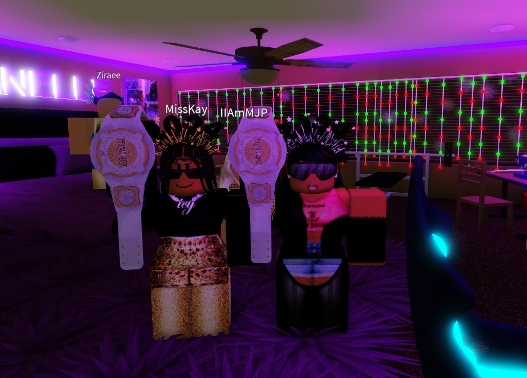 NelliTheDiamond's tweet photo. Tag champions reunion  👯‍♀️  #LinkUp #Roblox https://t.co/WxrzSljbO1