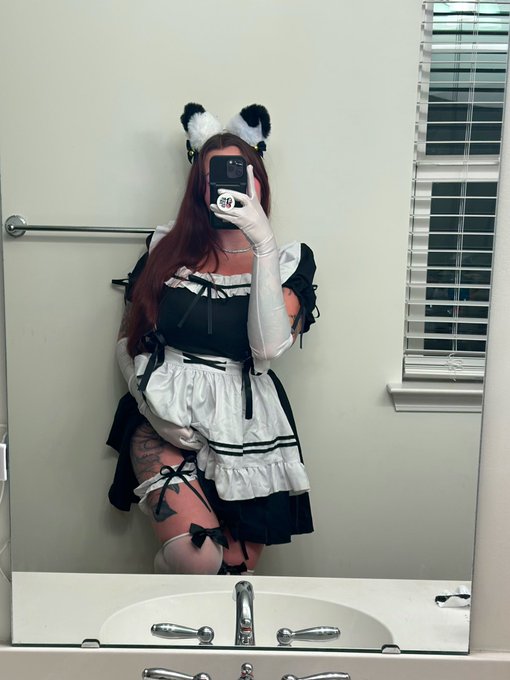 We unlocked the maid mother ?!?! https://t.co/sVhS8FYHkC