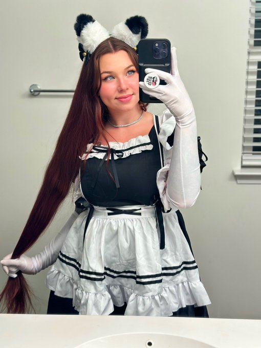 We unlocked the maid mother ?!?! https://t.co/sVhS8FYHkC
