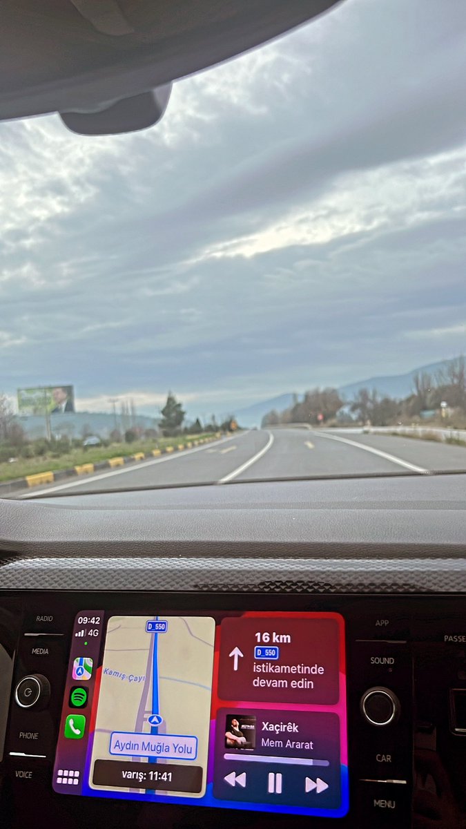 DenirHasret's tweet photo. Düştük yine yollara misss https://t.co/UM4O6tGOwj